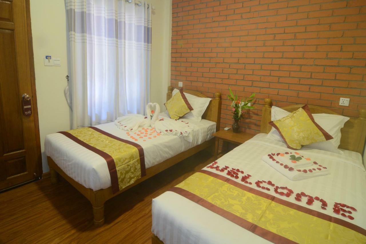 A Little Bit Of Bagan Hotel Extérieur photo