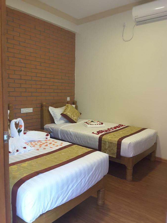 A Little Bit Of Bagan Hotel Extérieur photo